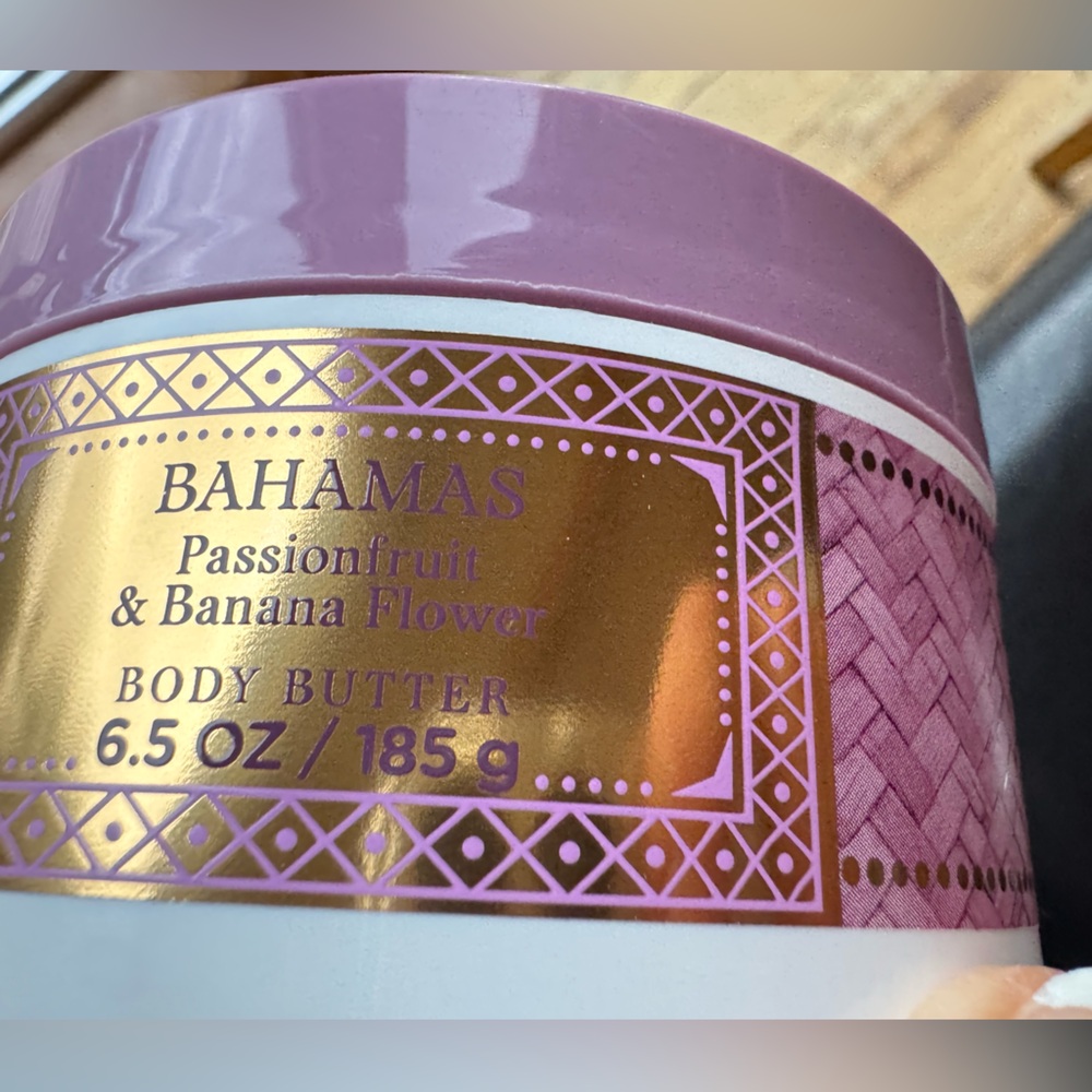 Bath & Body Works Bahamas Passionfruit & Banana Flower Body Butter & Lotion - Picture 3 of 13